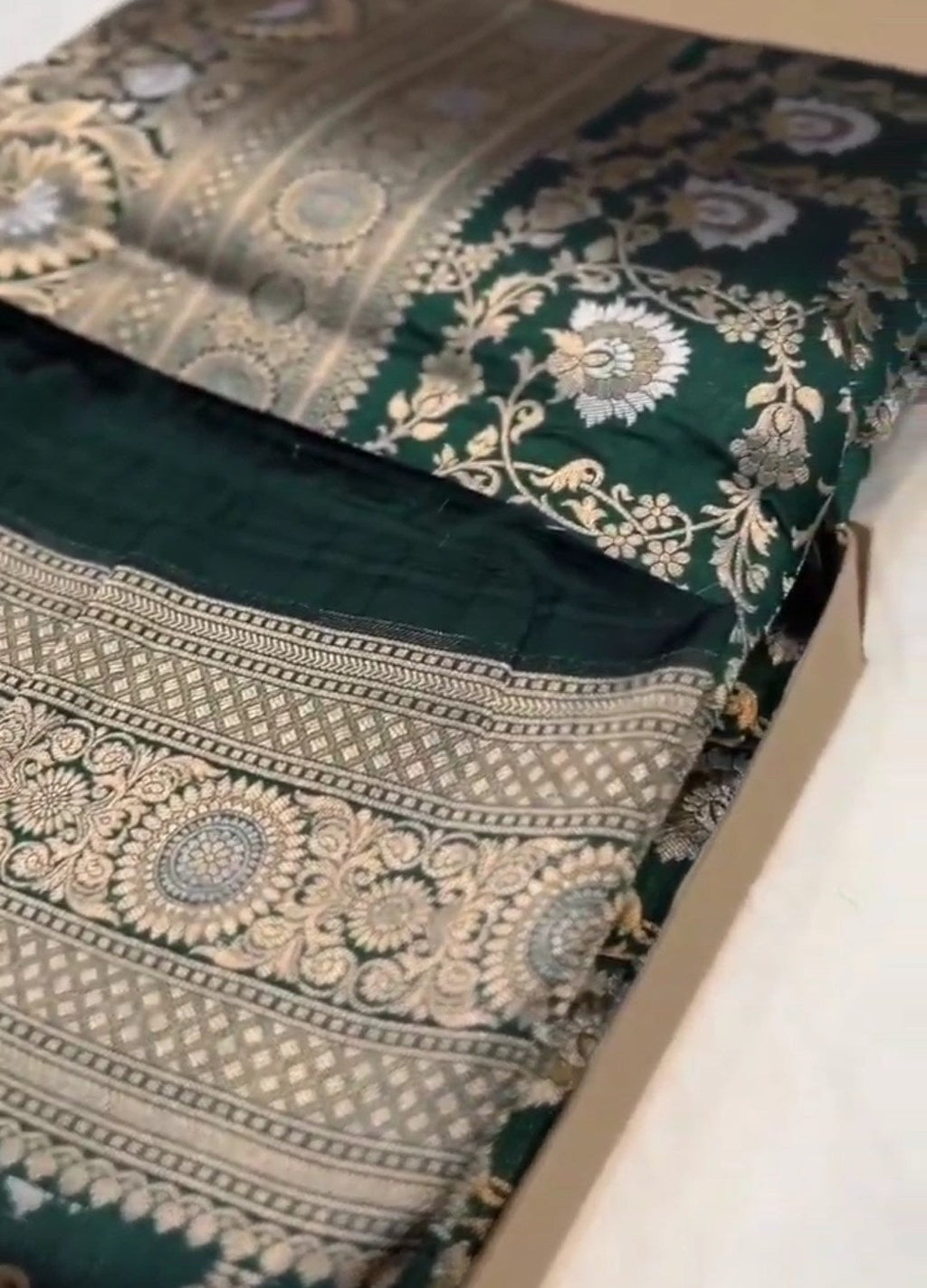 Dual Tone Bottle Green Banarasi Handloom Katan Silk Sona Rupa Saree