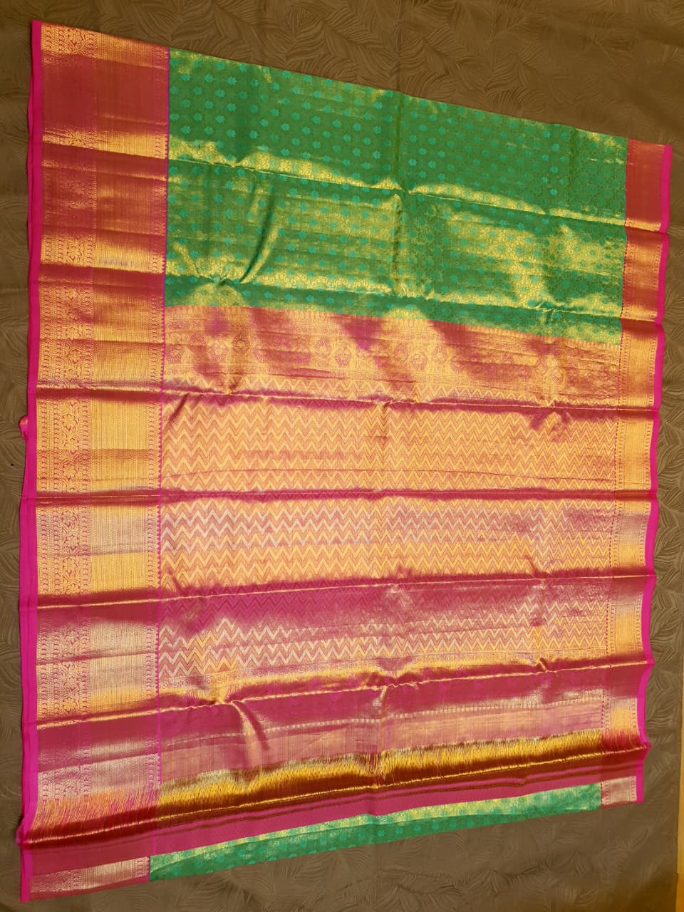 Lime Green Kanchipuram Handloom 2G Gold Korvai Silk Saree