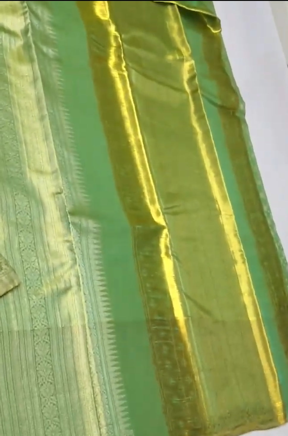 Green Kanchipuram Handloom Tissue Brocade Silk Saree