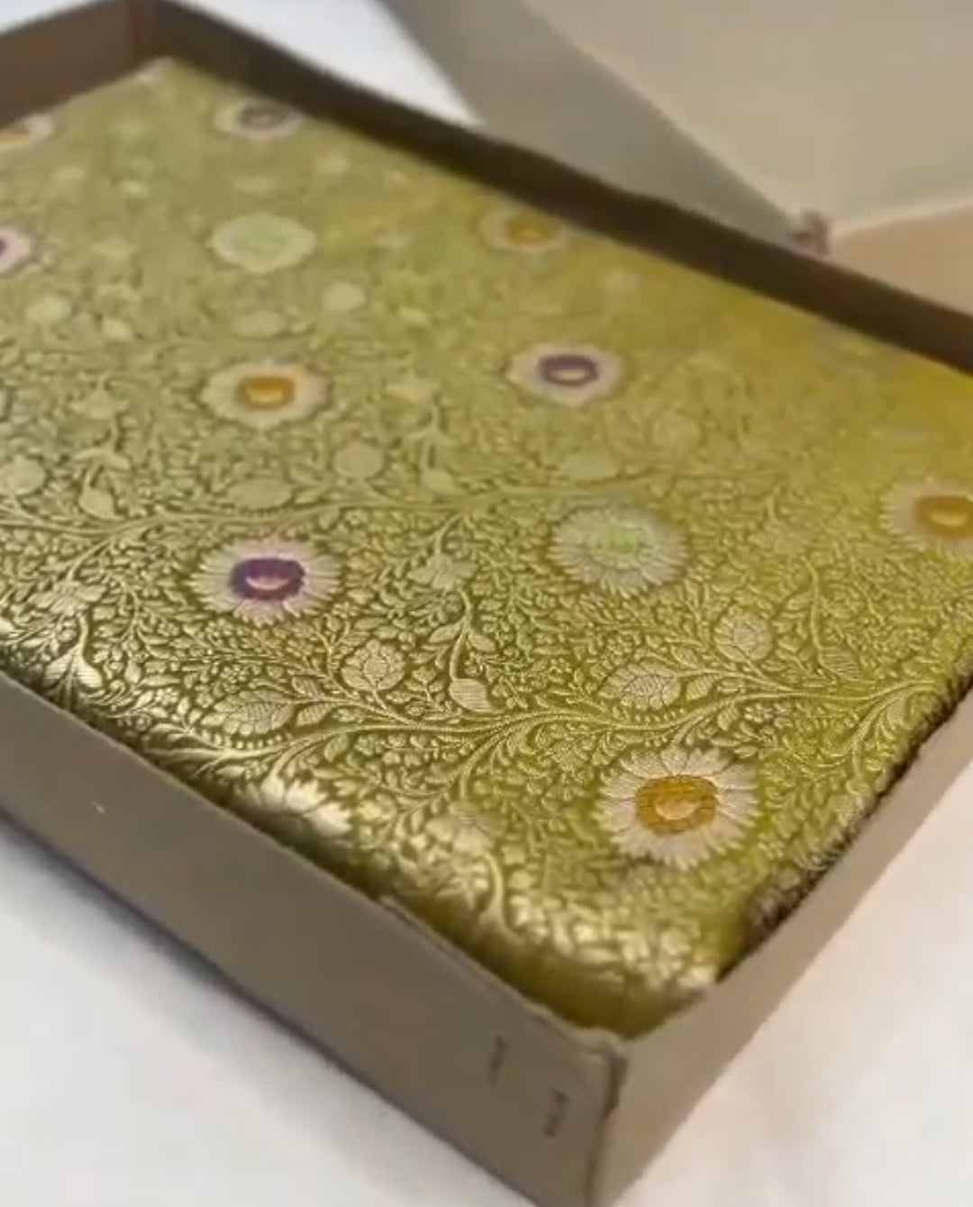 Mehandi Banarasi Handloom Katan Silk Meenakari Saree