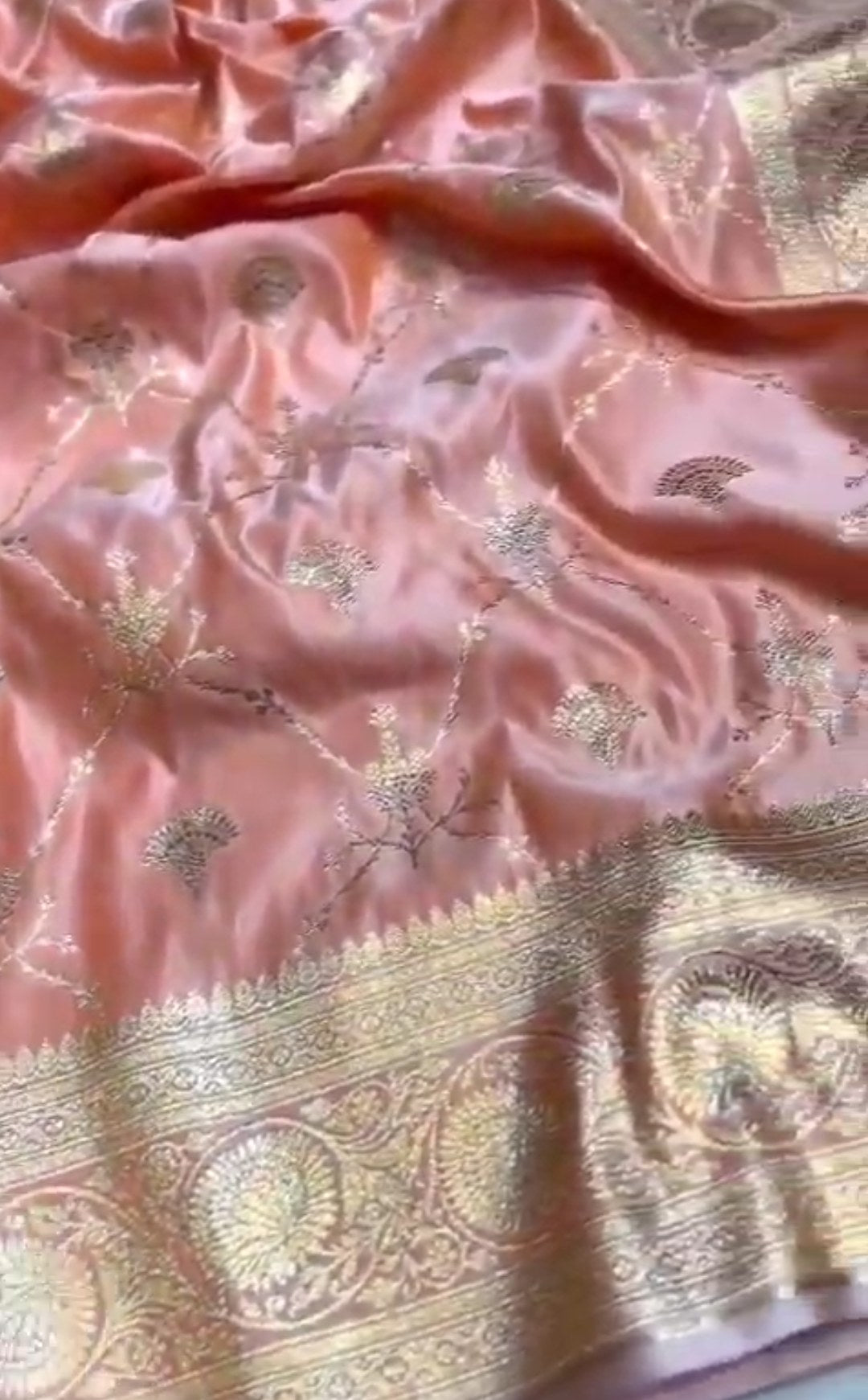 Ferskenfarvet Banarasi Satin Katan Silke Saree