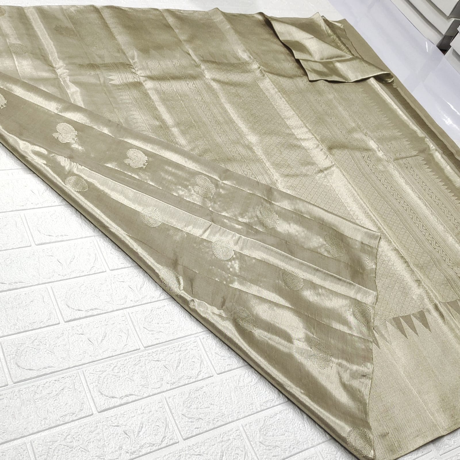 Pastel Shades Kanchipuram Handloom Tissue Silk Borderless Sarees