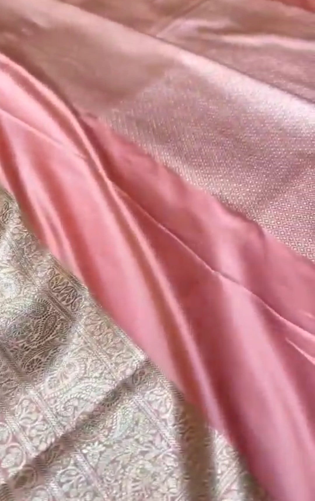 Ferskenfarvet Banarasi Satin Katan Silke Saree