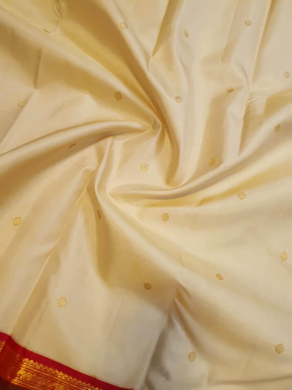Cream Kanchipuram Handloom 2G Gold Korvai Silk Saree
