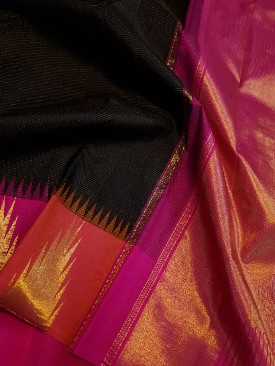 Black Kanchipuram Handloom 2G Gold Korvai Pattu Silk Saree