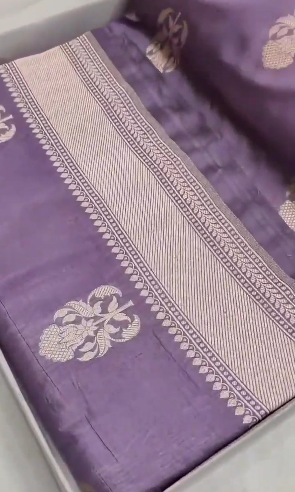 Lavendel Banarasi håndvævet Katan Silk Saree
