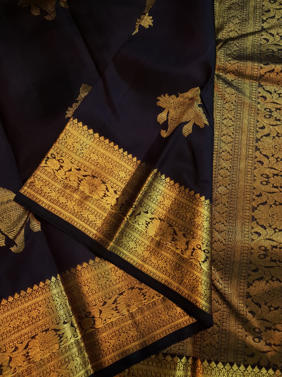 Darkest Purple Kanchipuram Handloom 2G Gold Pattu Silk Saree
