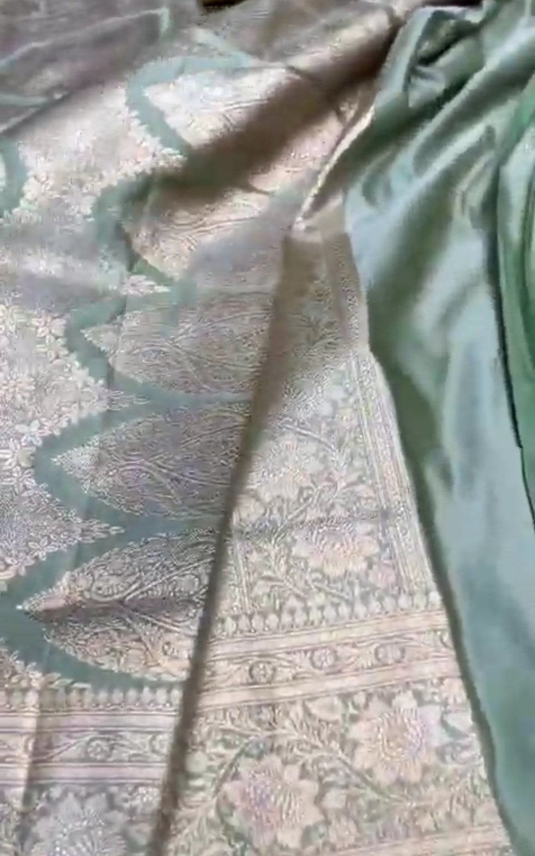 Pastelgrøn Banarasi Satin Katan Silkesari