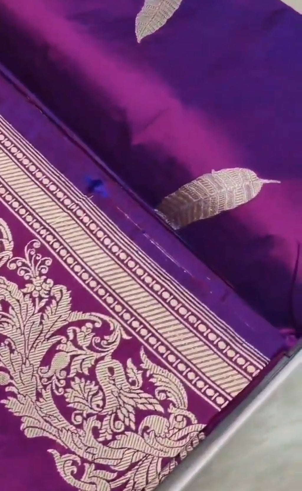 Dual Tone Lilac Banarasi Handloom Katan Silk Meenakari Saree