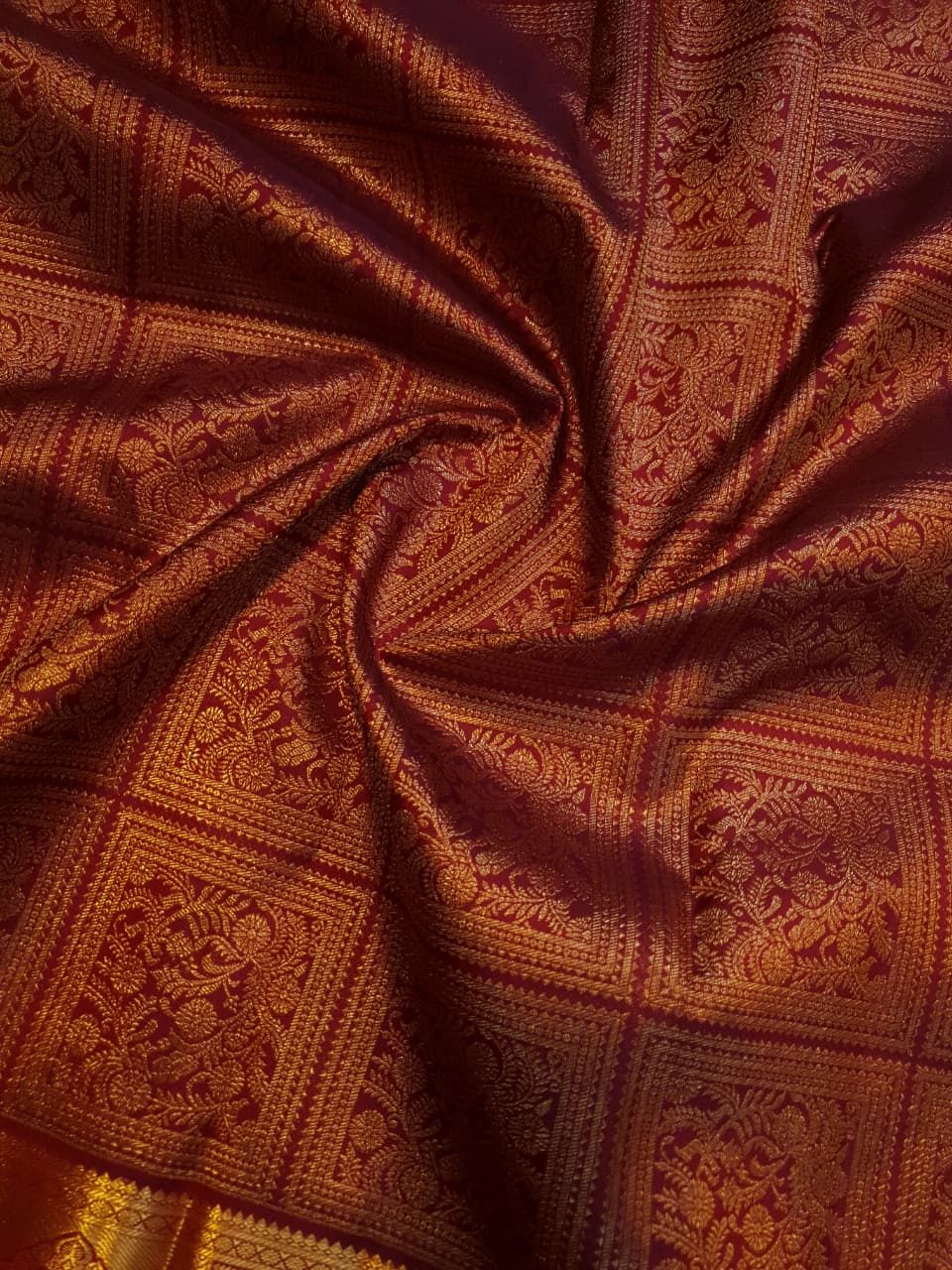 Maroon Kanchipuram Handloom 2G Gold Pattu Silk Saree