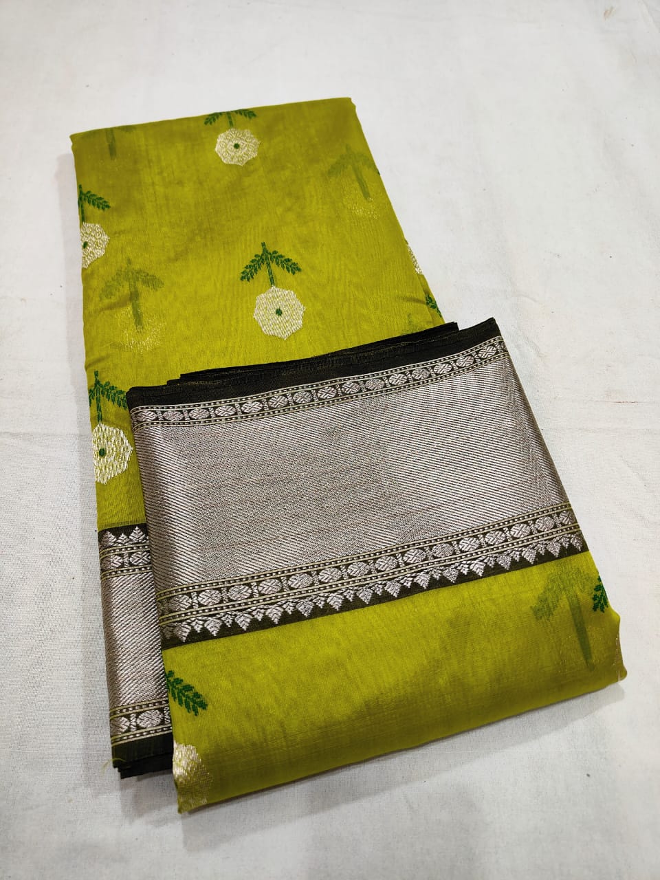 Mehandi Green Chanderi Handloom Pattu Silk Meenakari Nakshi Saree