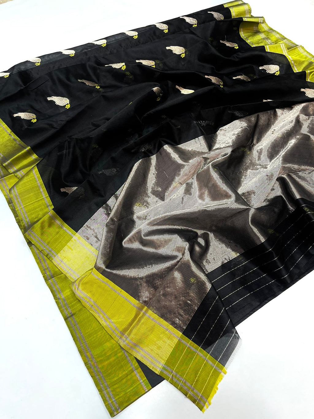Sort Chanderi Håndvævet Pattu Silk Eknal Buttas Saree