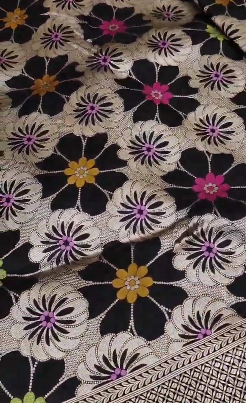 Sort Banarasi Håndvæv Katan Silk Meenakari Saree