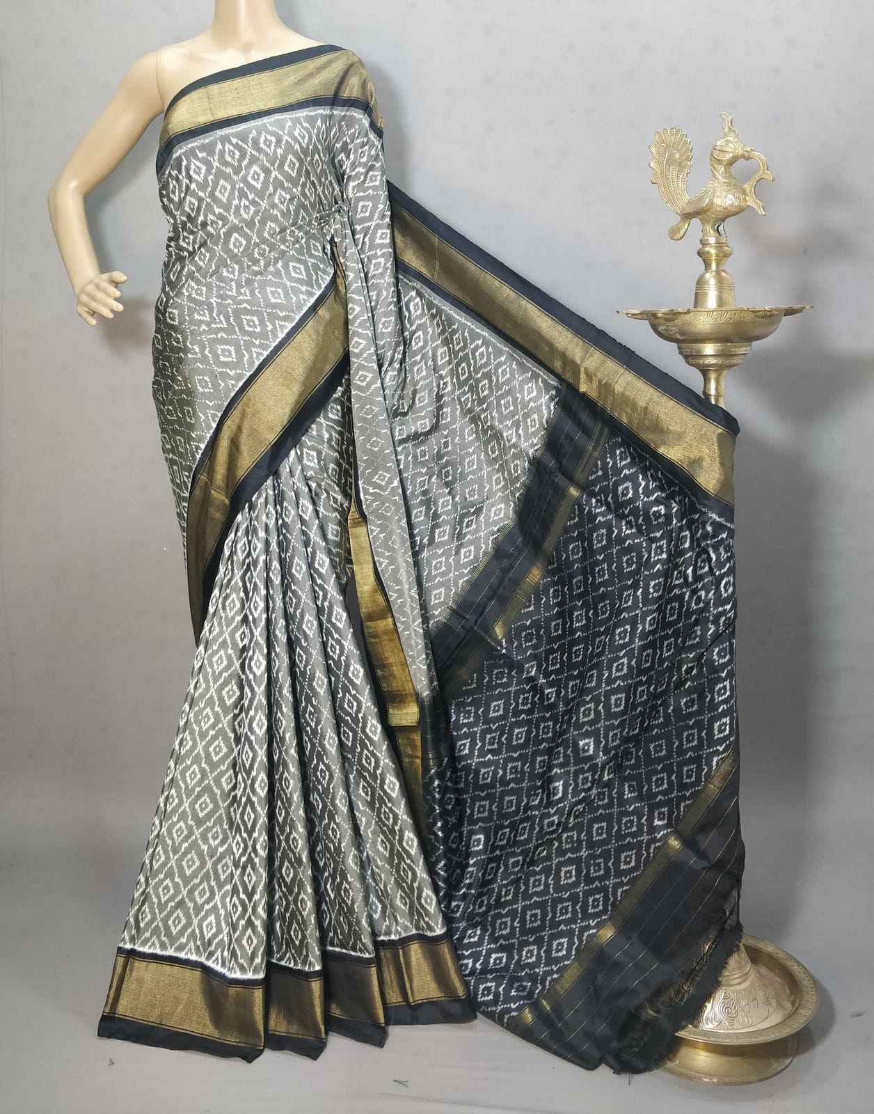 Pochampally Handloom Ikkat/Ikat Patola Silke Sarees