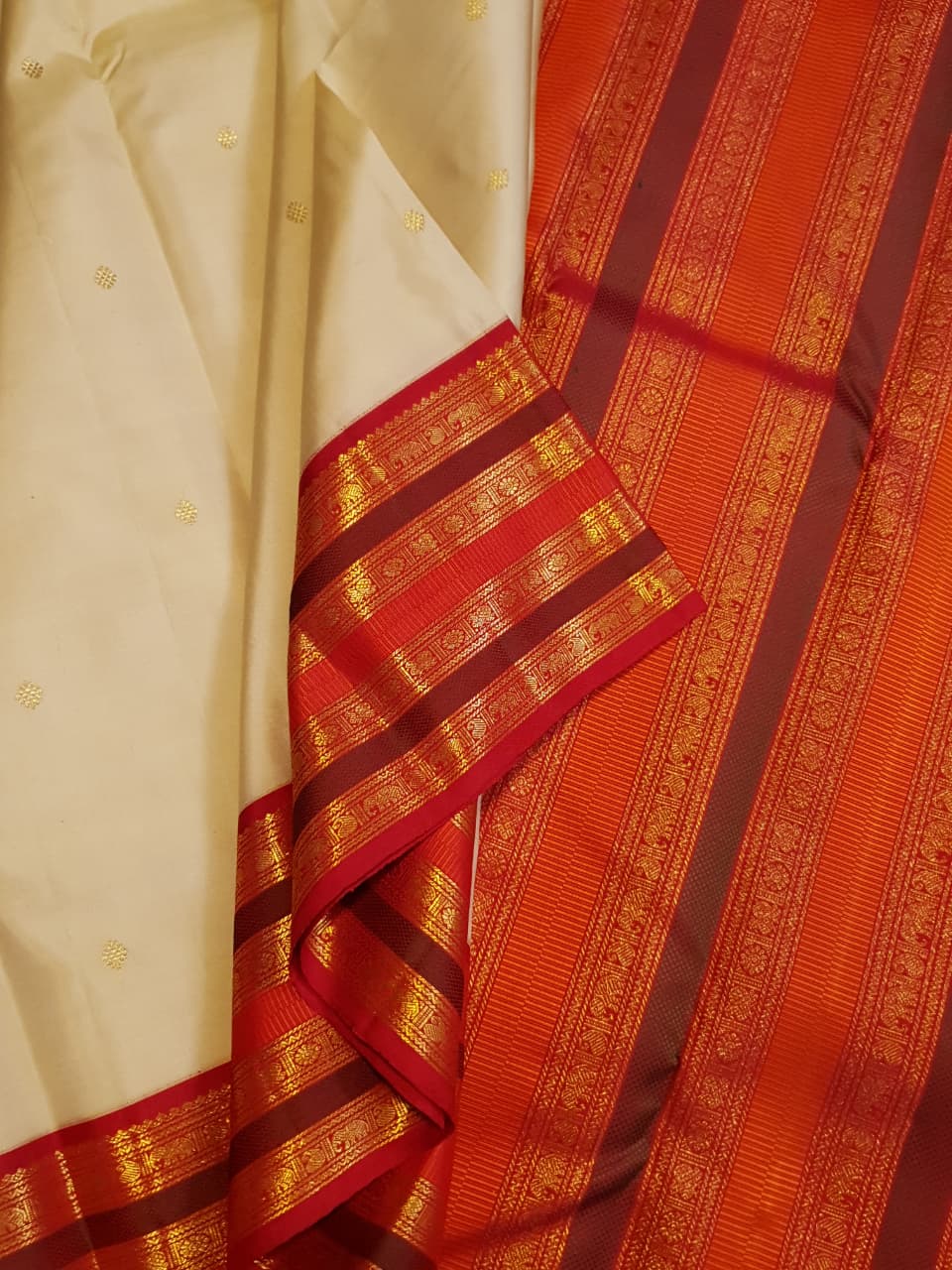 Cream Kanchipuram Handloom 2G Gold Korvai Silk Saree