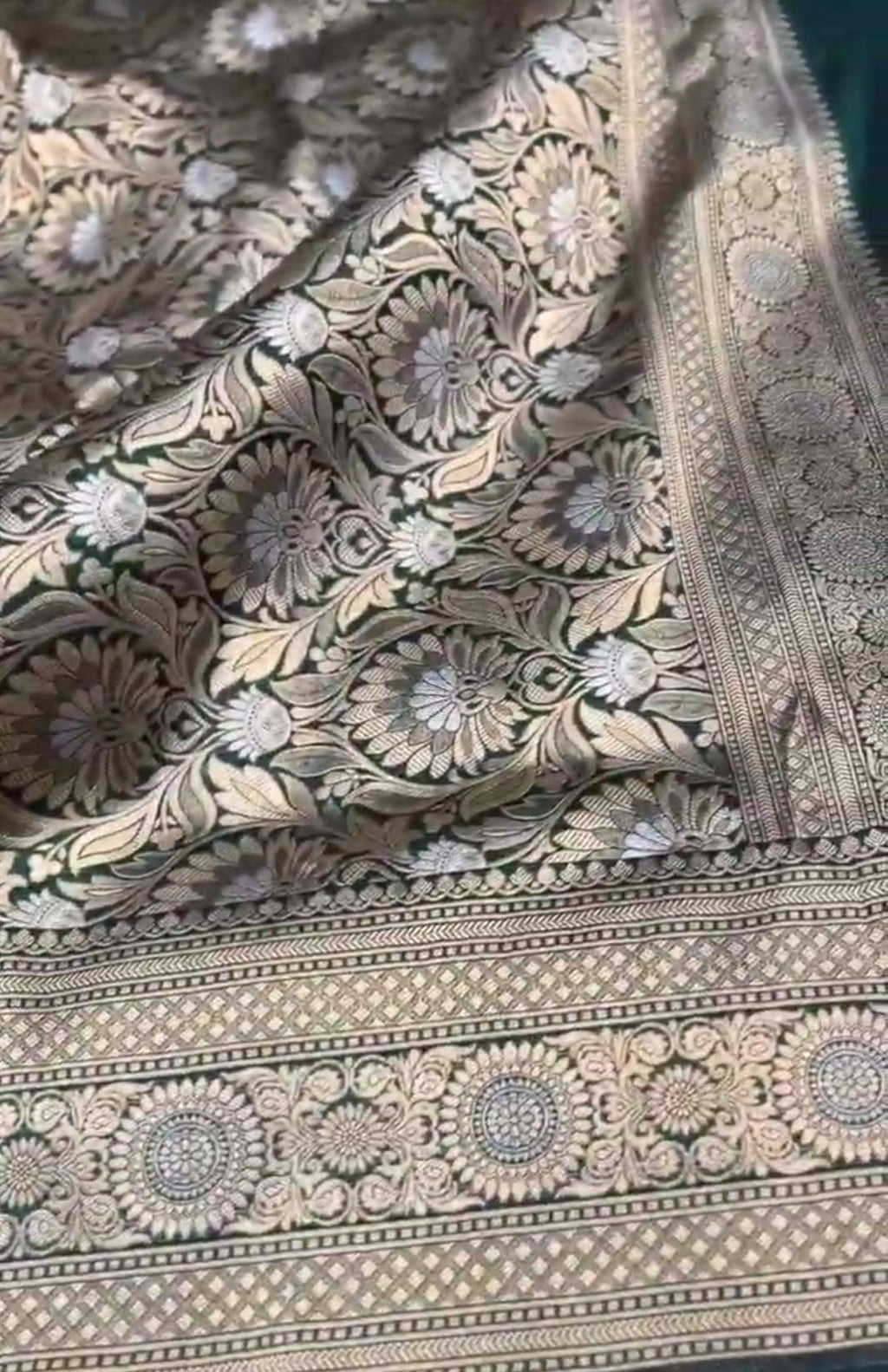 Dual Tone Bottle Green Banarasi Handloom Katan Silk Sona Rupa Saree