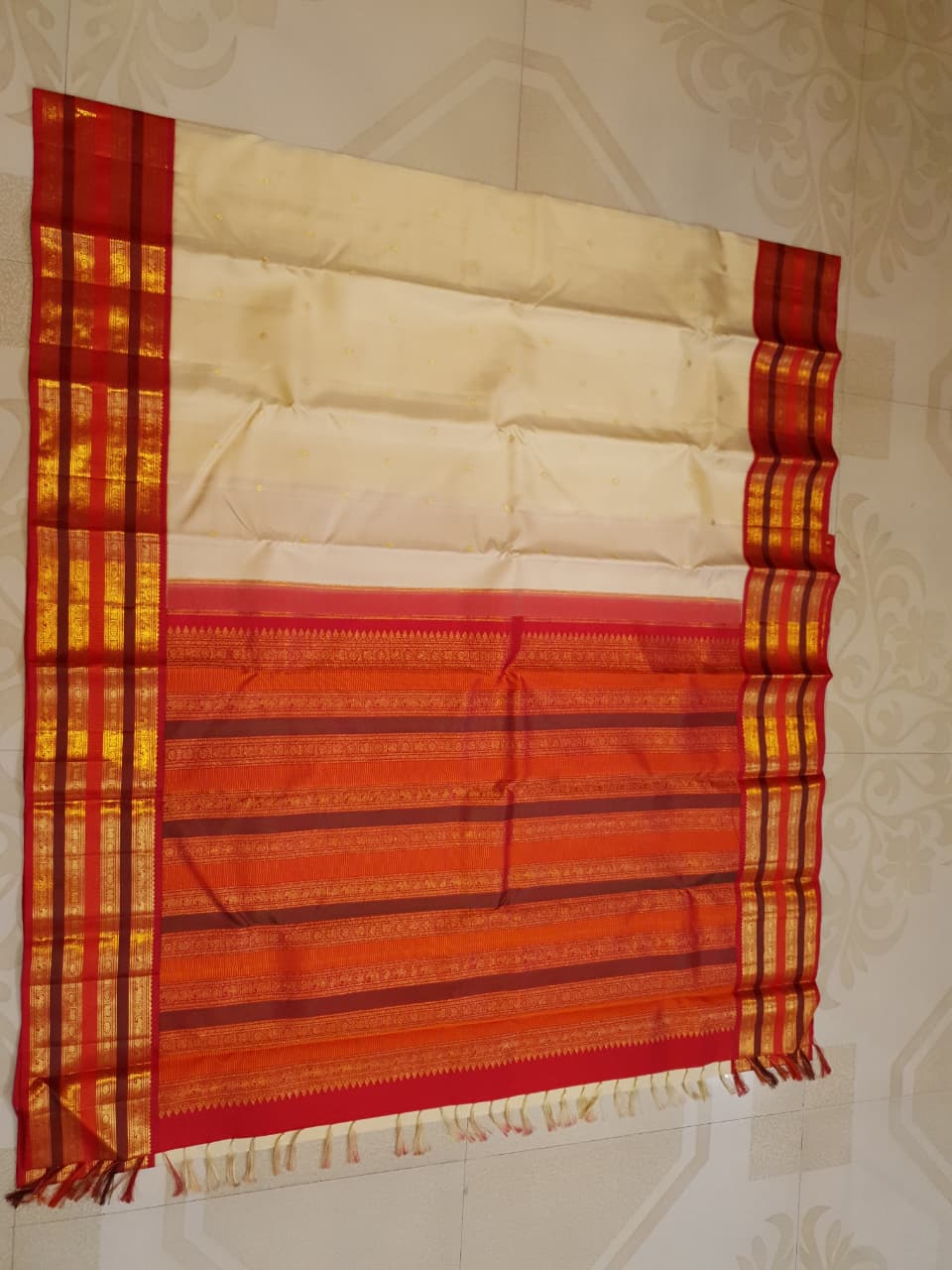 Cream Kanchipuram Handloom 2G Gold Korvai Silk Saree