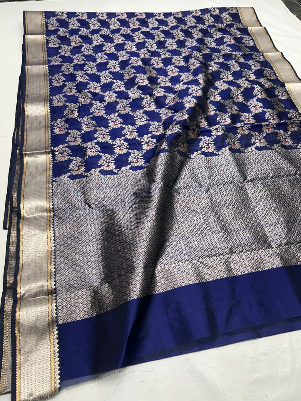 Mørkeblå Chanderi Håndvævet Pattu Silk Meenakari Saree