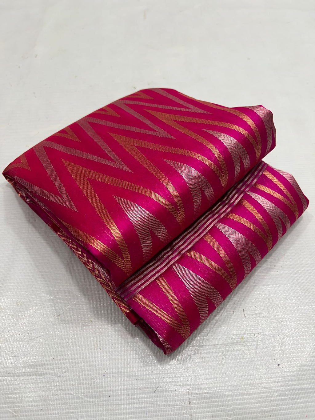 Dark Pink Chanderi Handloom Pattu Silk Handwork Saree