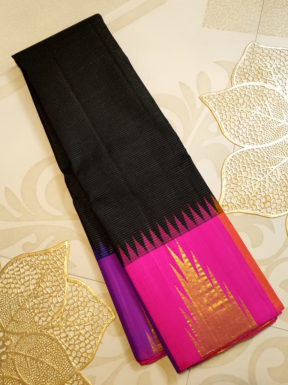 Black Kanchipuram Handloom 2G Gold Korvai Pattu Silk Saree