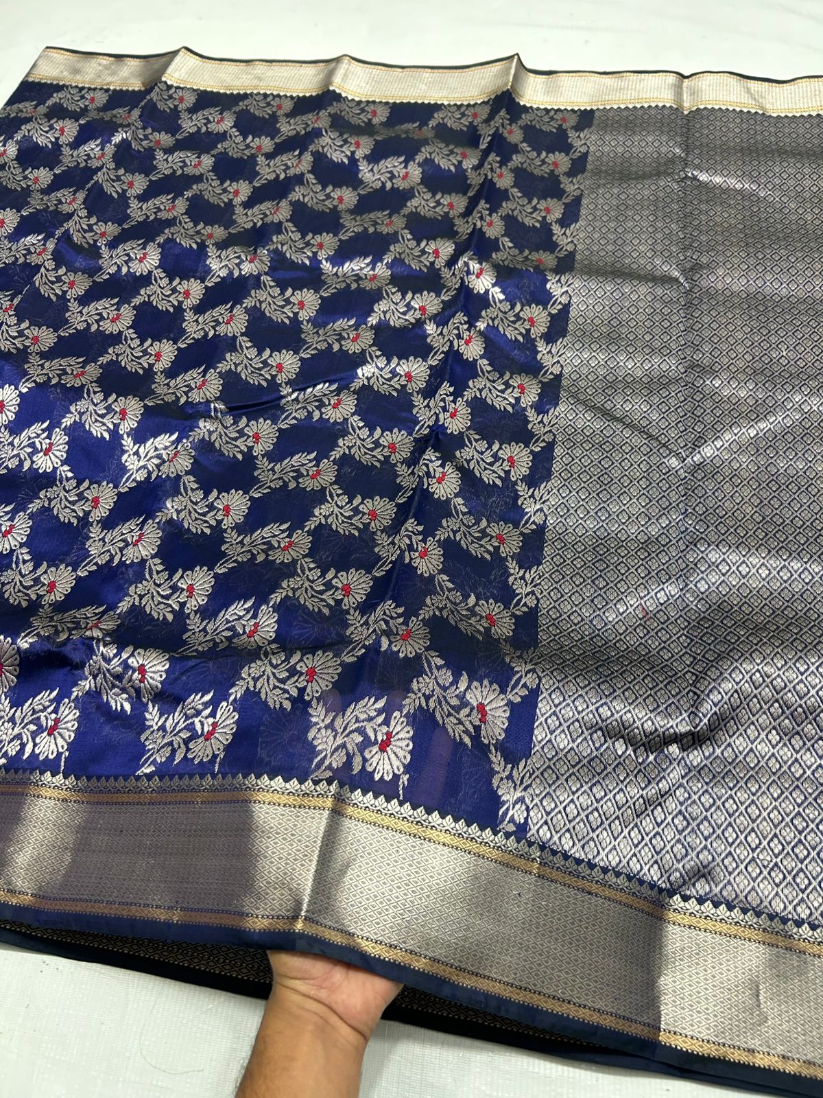 Mørkeblå Chanderi Håndvævet Pattu Silk Meenakari Saree
