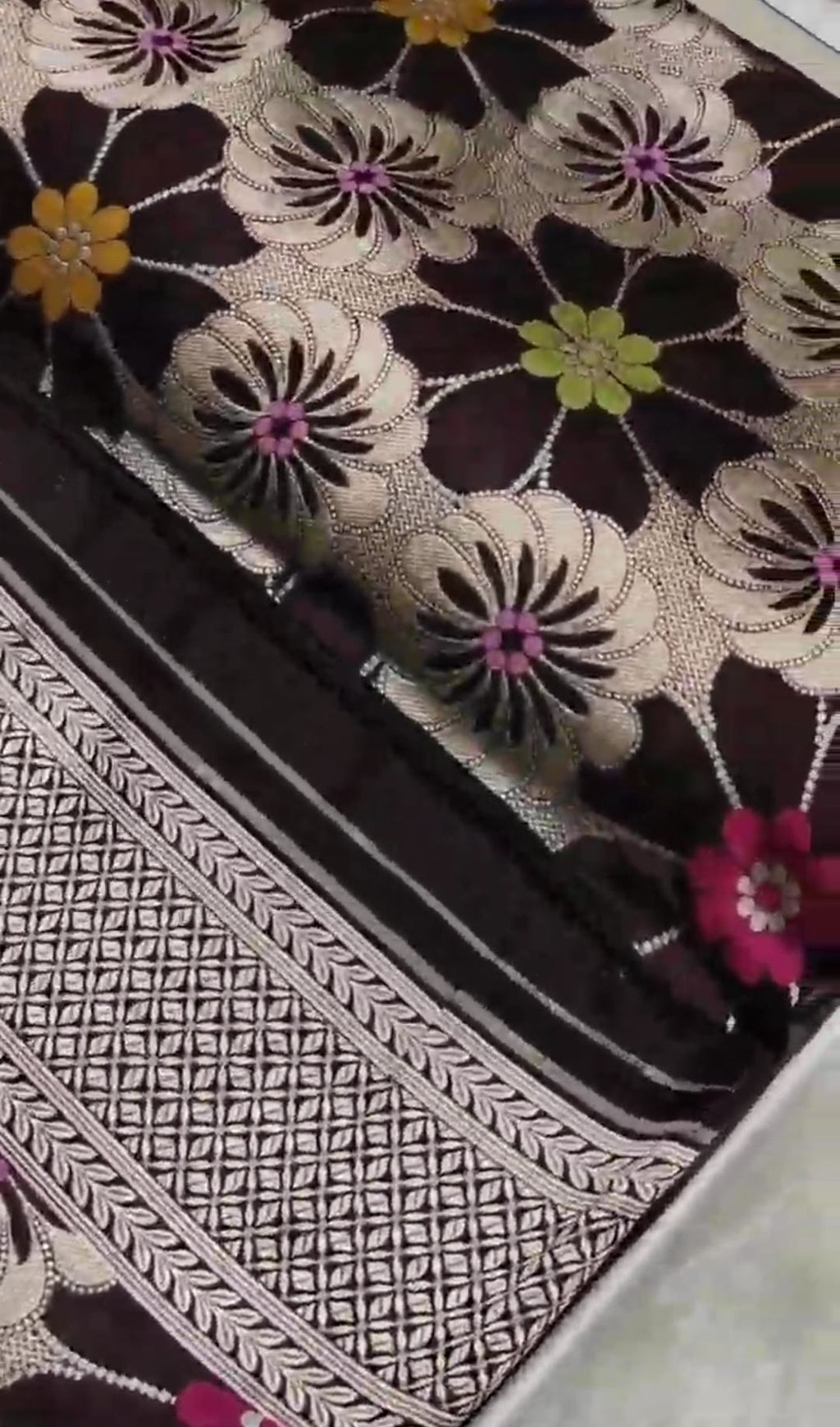 Vin Banarasi Håndvæv Katan Silk Meenakari Saree