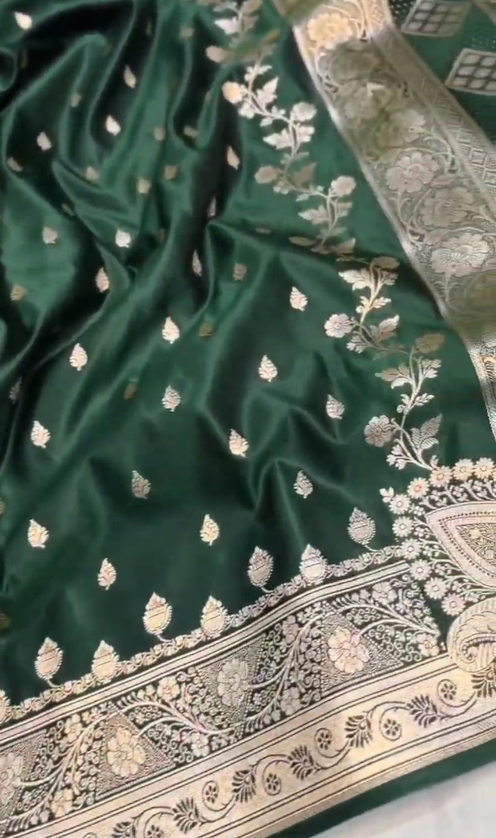 Bottle Green Banarasi Mashru Soft Silk Saree