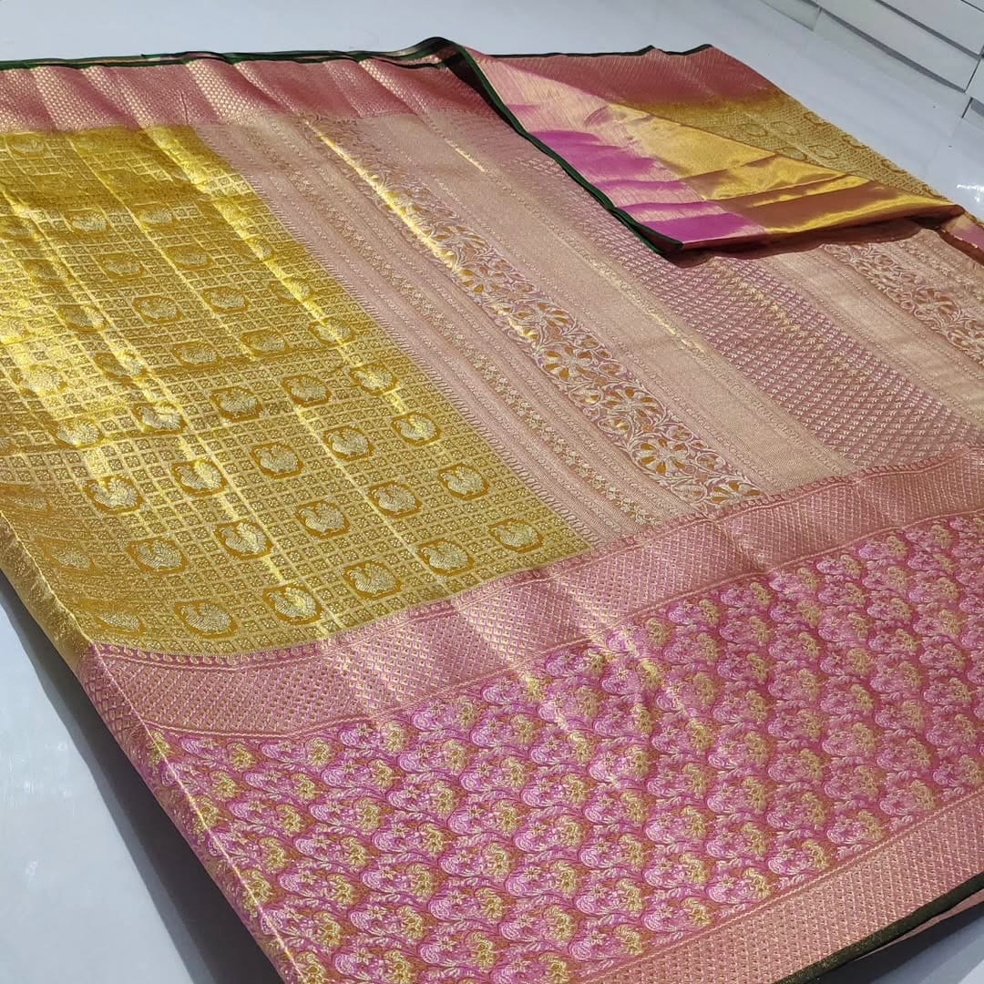 Guld Kanchipuram Håndvævet Brokade Meenakari Silkesari