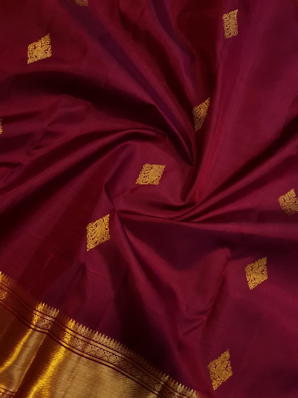 Maroon Kanchipuram Handloom 2G Gold Pattu Silk Saree
