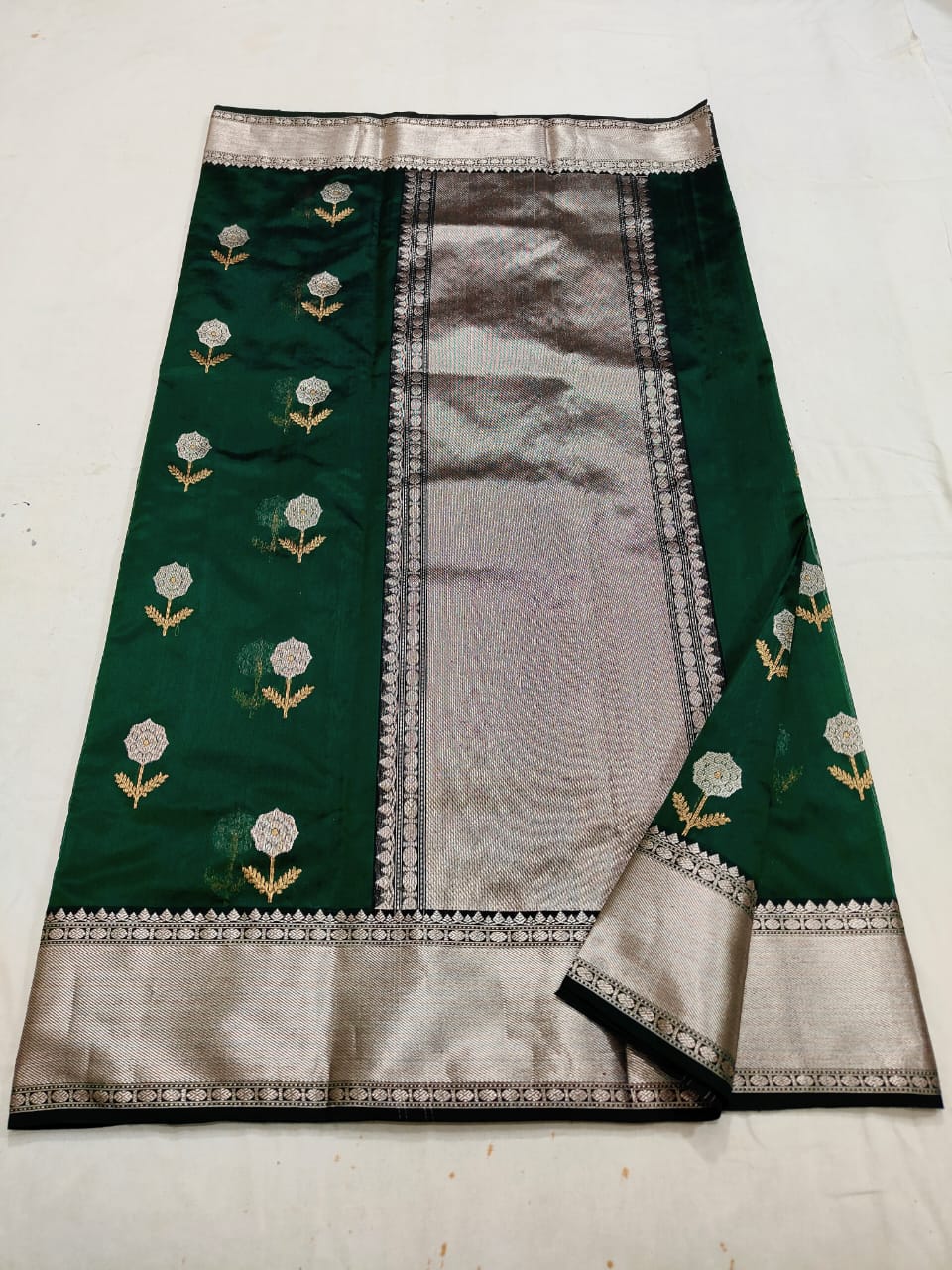 Bottle Green Chanderi Handloom Pattu Silk Meenakari Nakshi Saree