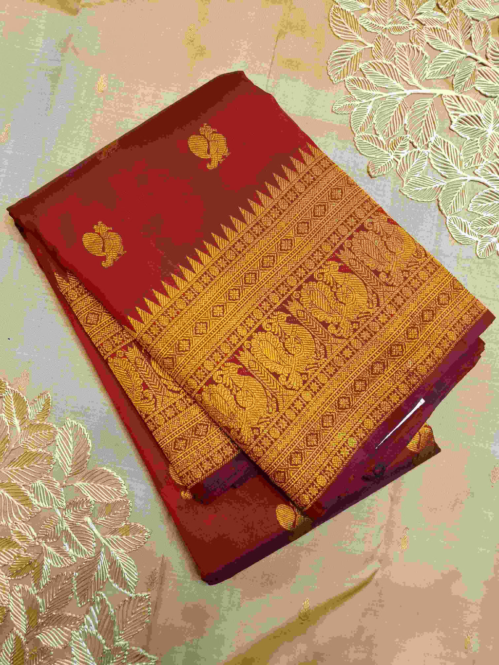Rustic Red Kanchipuram Handloom 2G Gold Pattu Silk Saree