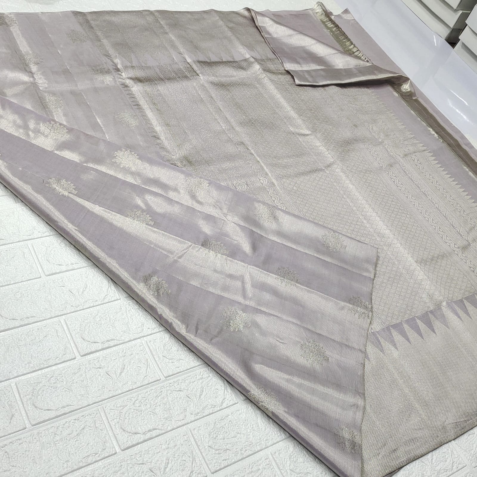 Pastel Shades Kanchipuram Handloom Tissue Silk Borderless Sarees