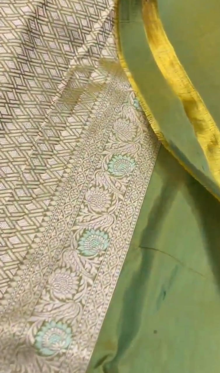 Dual Tone Mehandi Banarasi Handloom Katan Silk Meenakari Saree