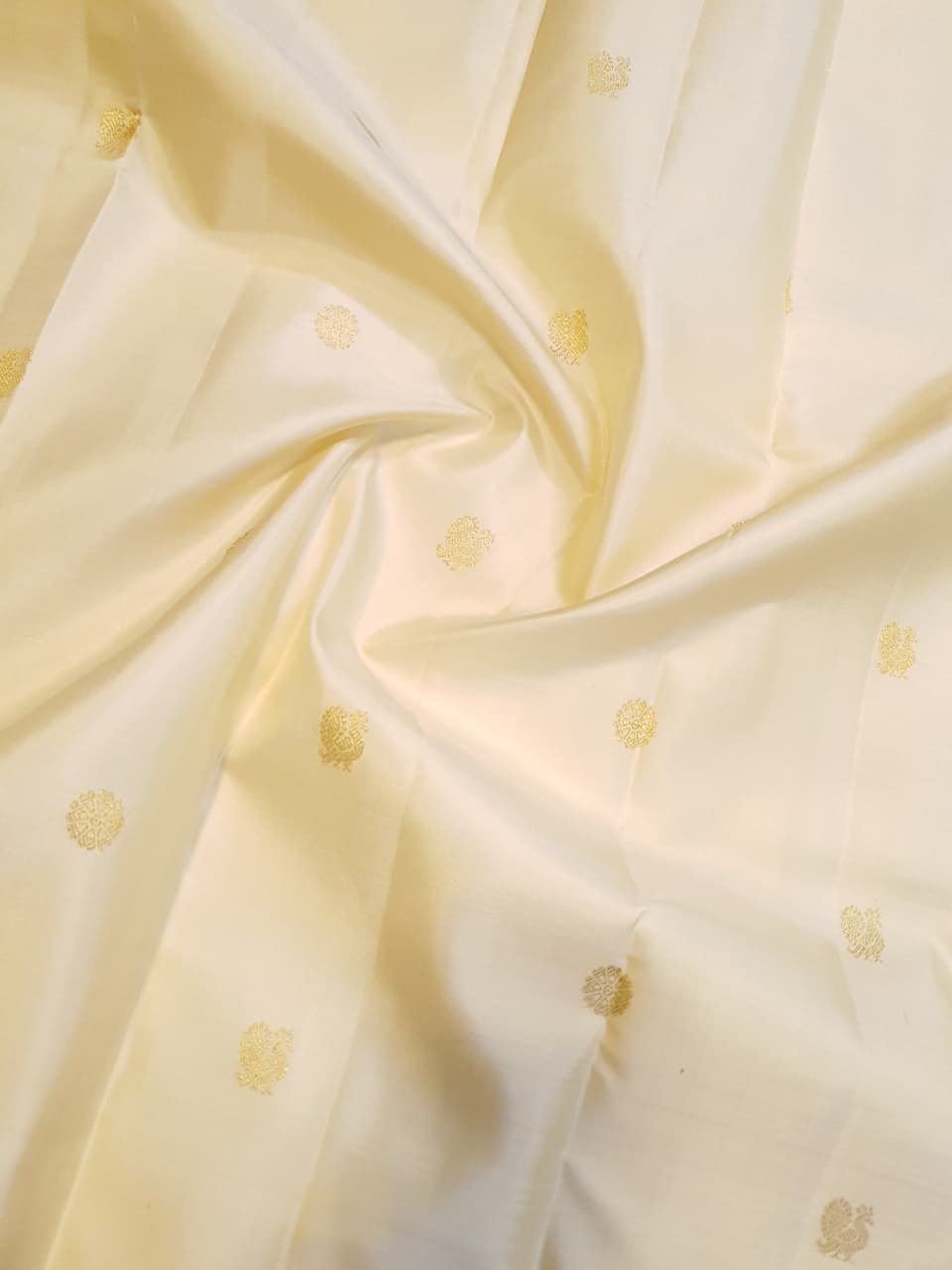 Cream Kanchipuram Handloom 2G Gold Korvai Silk Saree