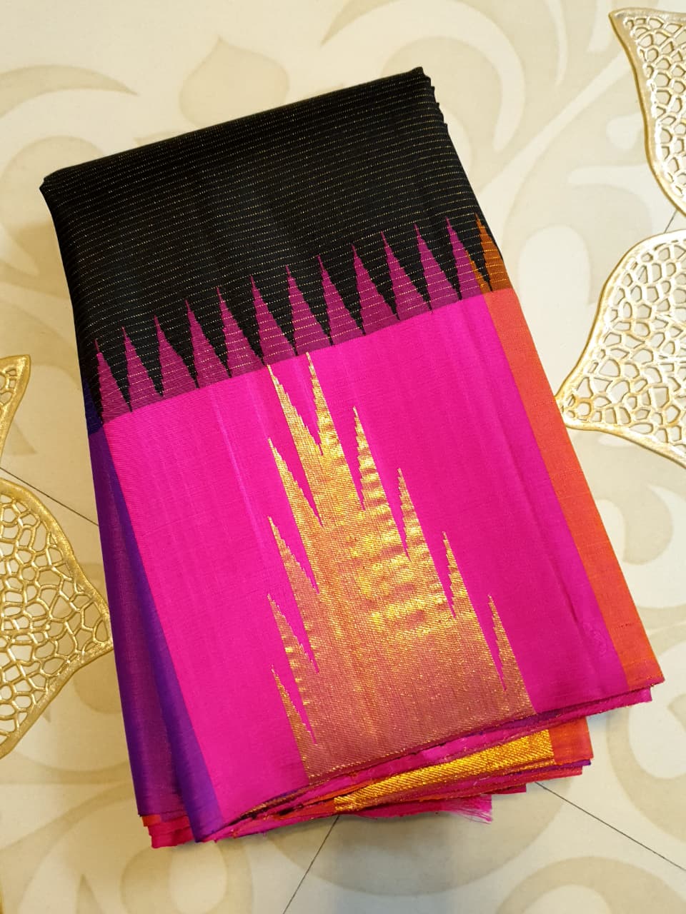 Black Kanchipuram Handloom 2G Gold Korvai Pattu Silk Saree