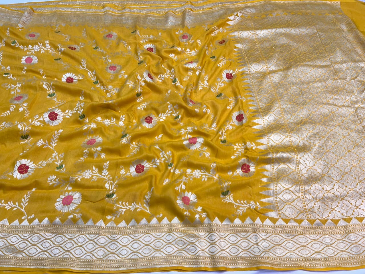 Yellow Banarasi Handloom Katan Moonga Silk Water Zari Meenakari Saree