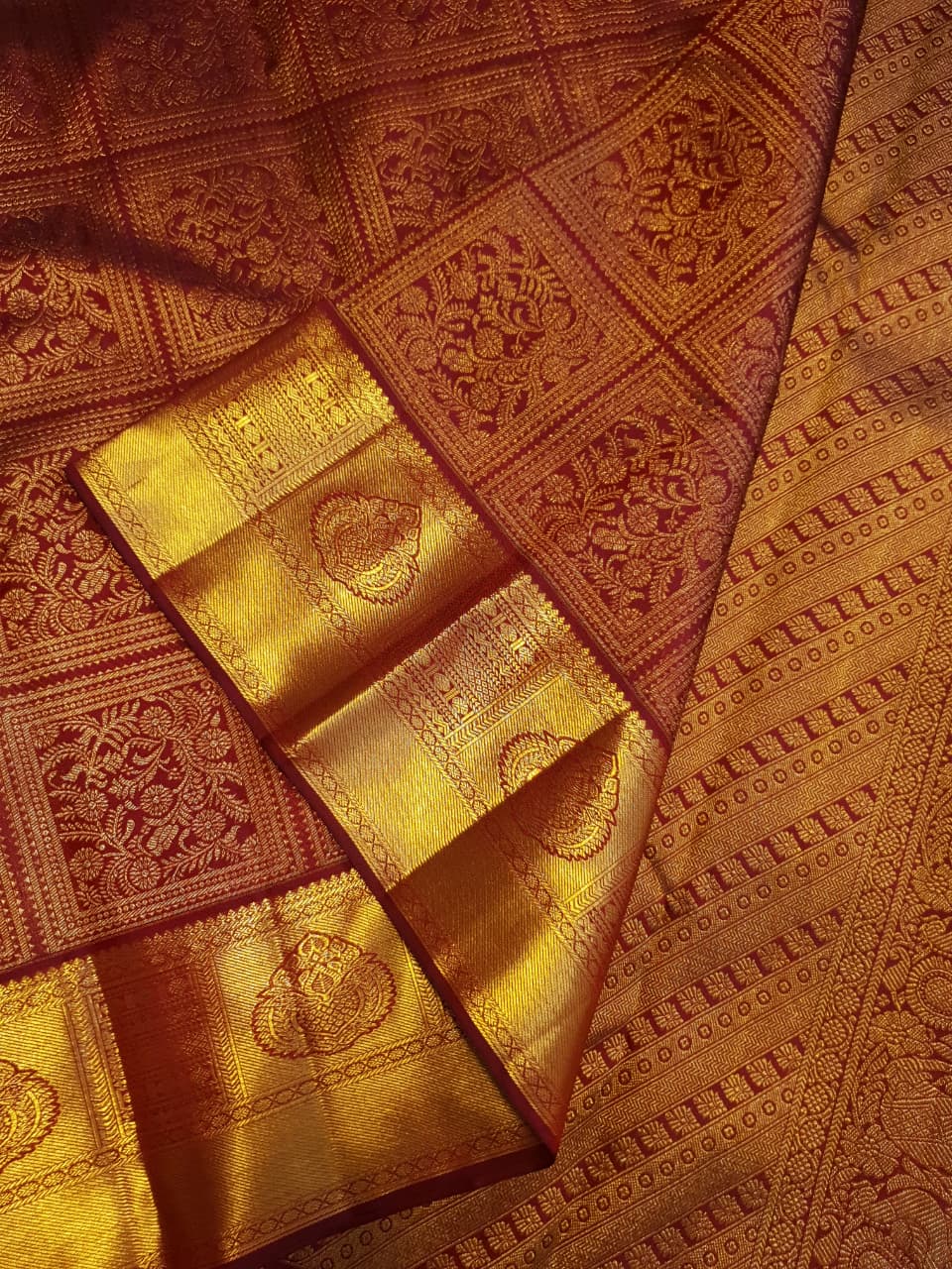 Maroon Kanchipuram Handloom 2G Gold Pattu Silk Saree