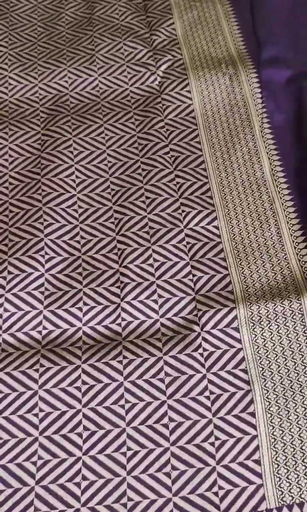 Wine Banarasi Handloom Katan Silk Rangkaat Meenakari Saree
