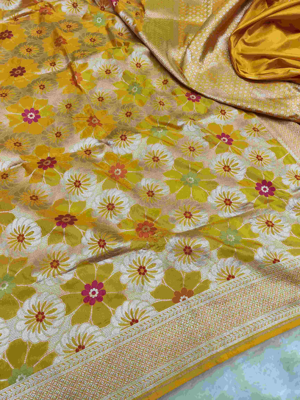 Gold Banarasi Handloom Katan Silk Meenakari Saree