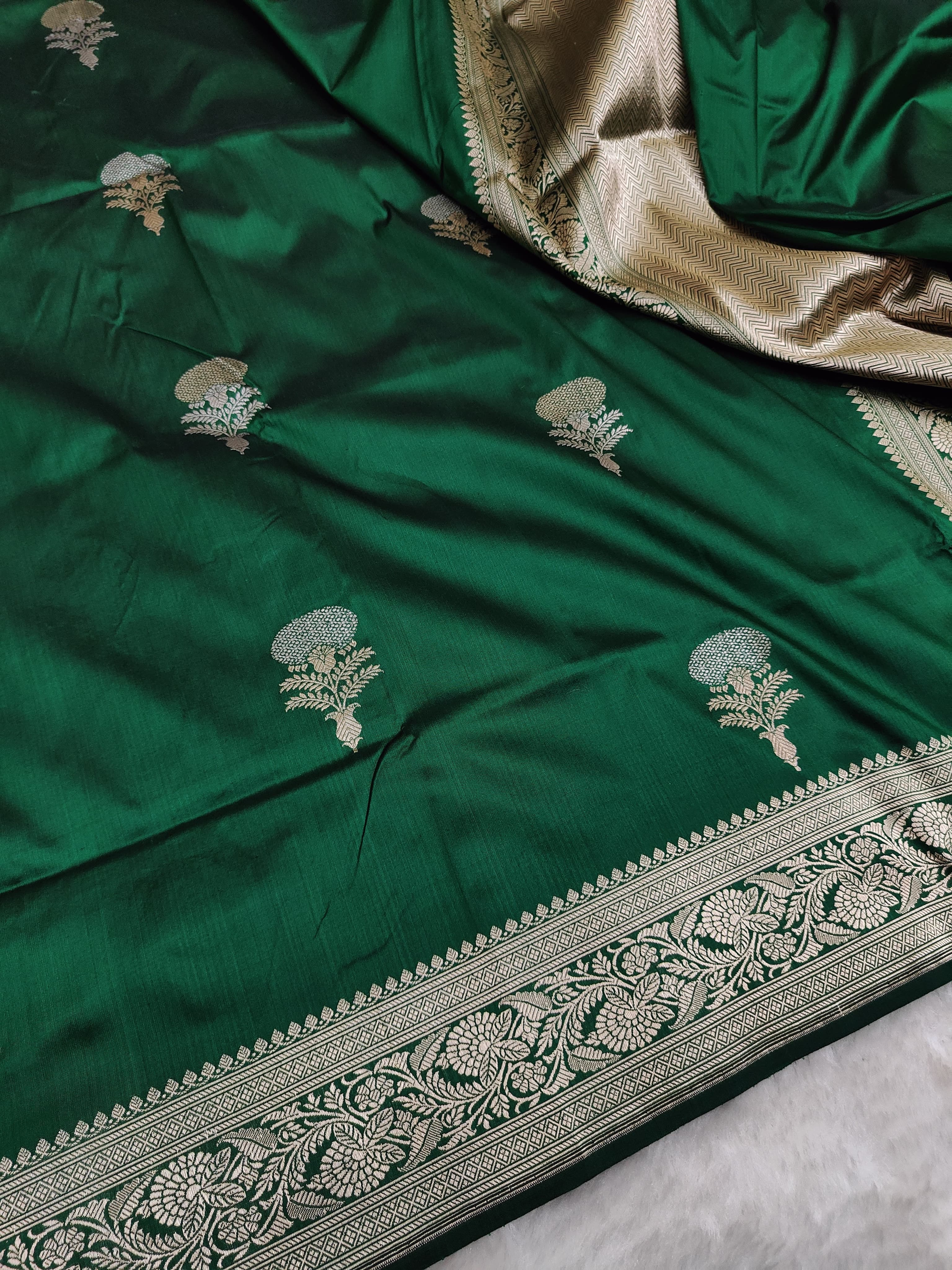 Dual Tone Bottle Green Banarasi Handloom Katan Silk Meenakari Saree