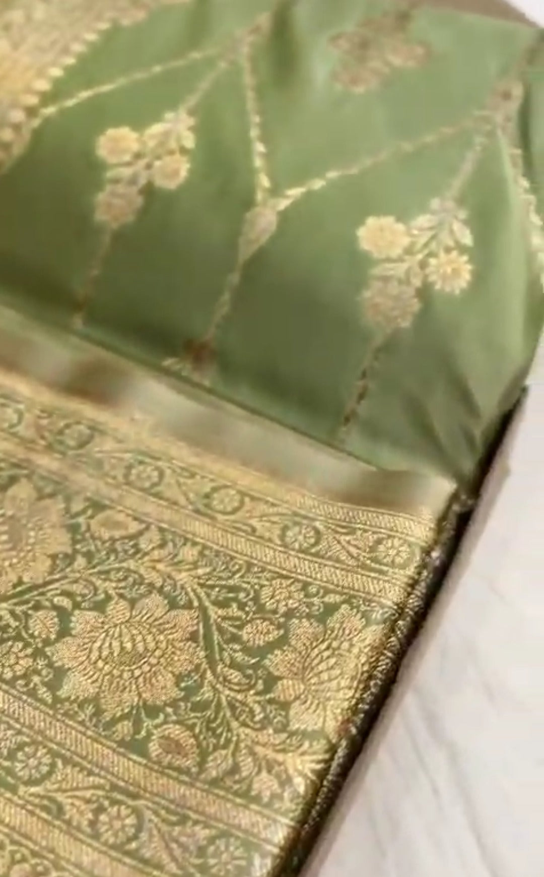Pastelgrøn Banarasi Satin Katan Silkesari