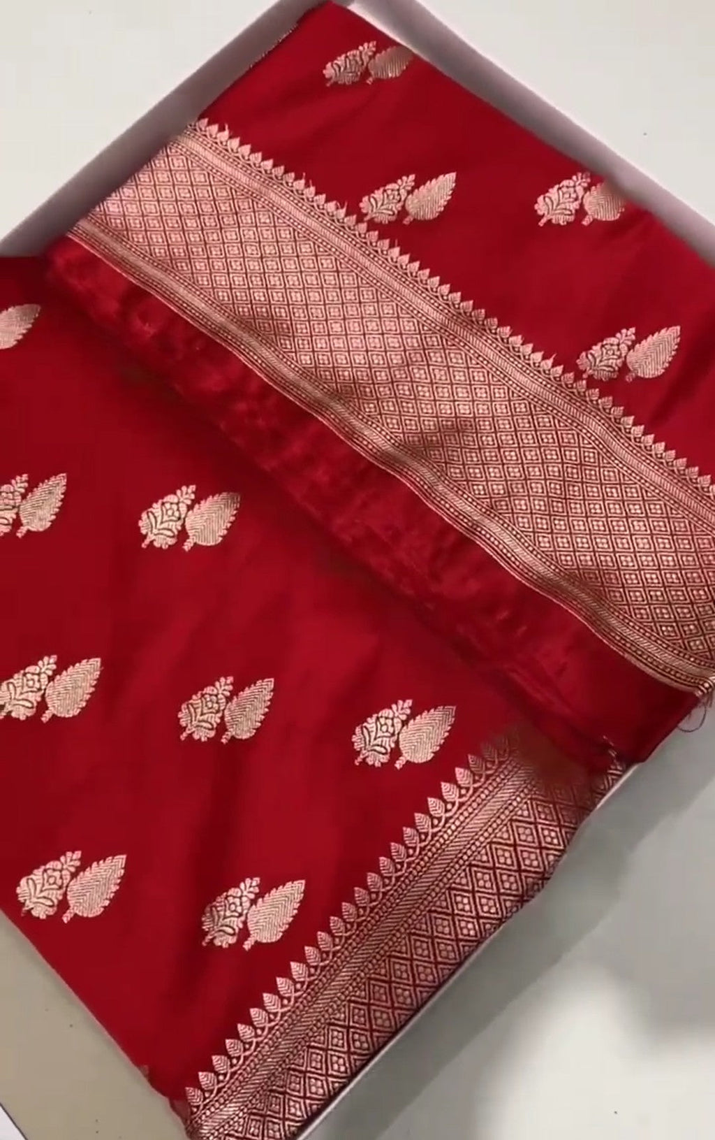 Rustic Red Banarasi Mashru Soft Silk Saree