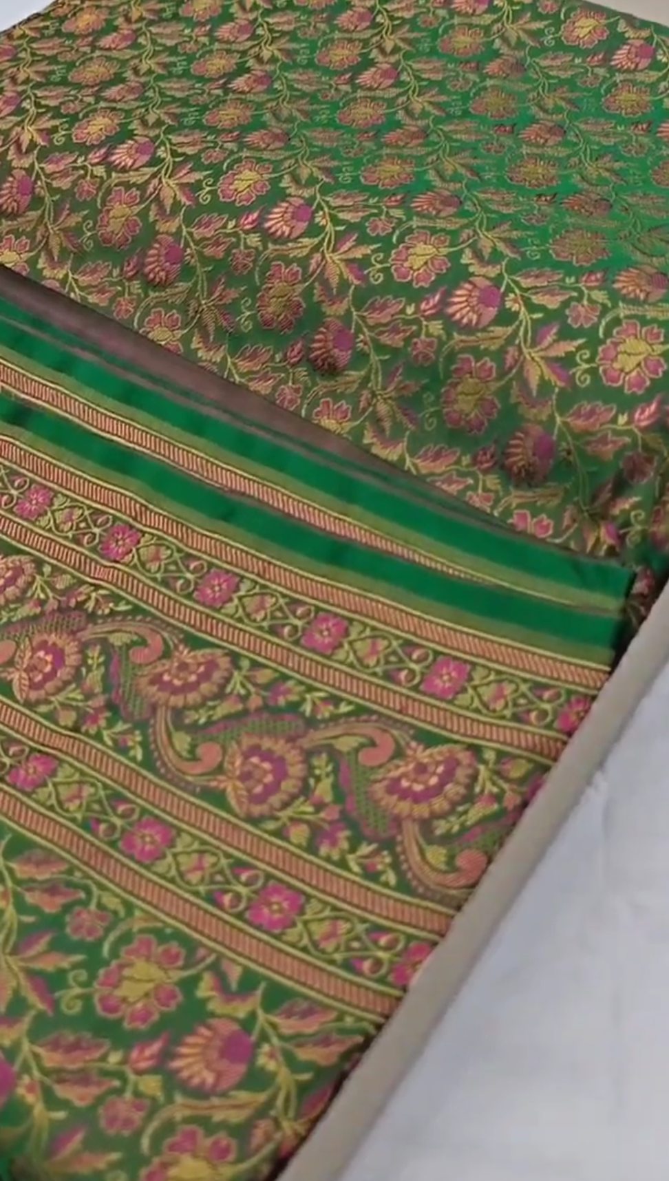 Green Banarasi Semi Katan Silk Tanchoi Brocade Saree