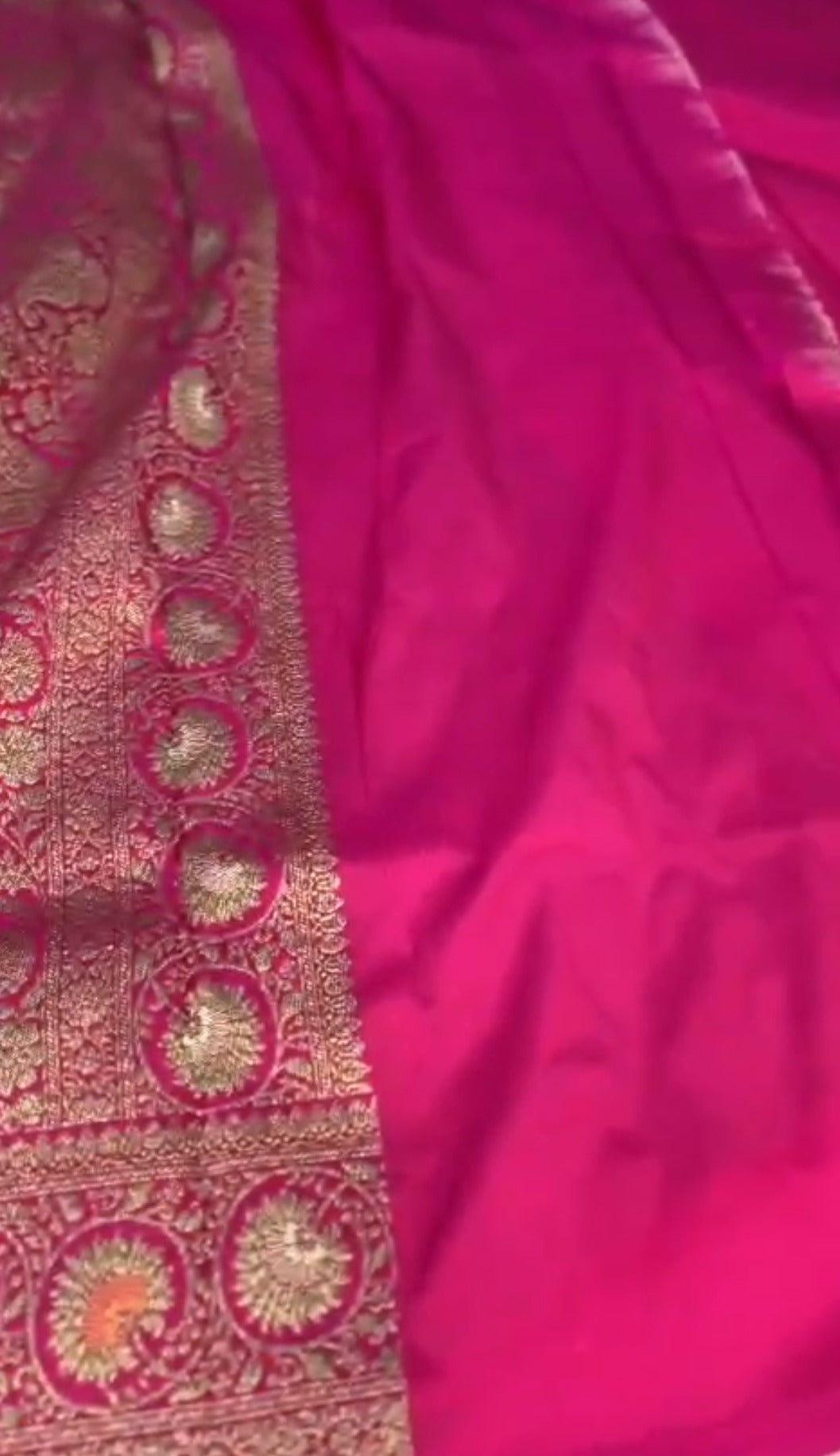 Mørk Pink Banarasi Håndvæv Katan Silk Meenakari Saree