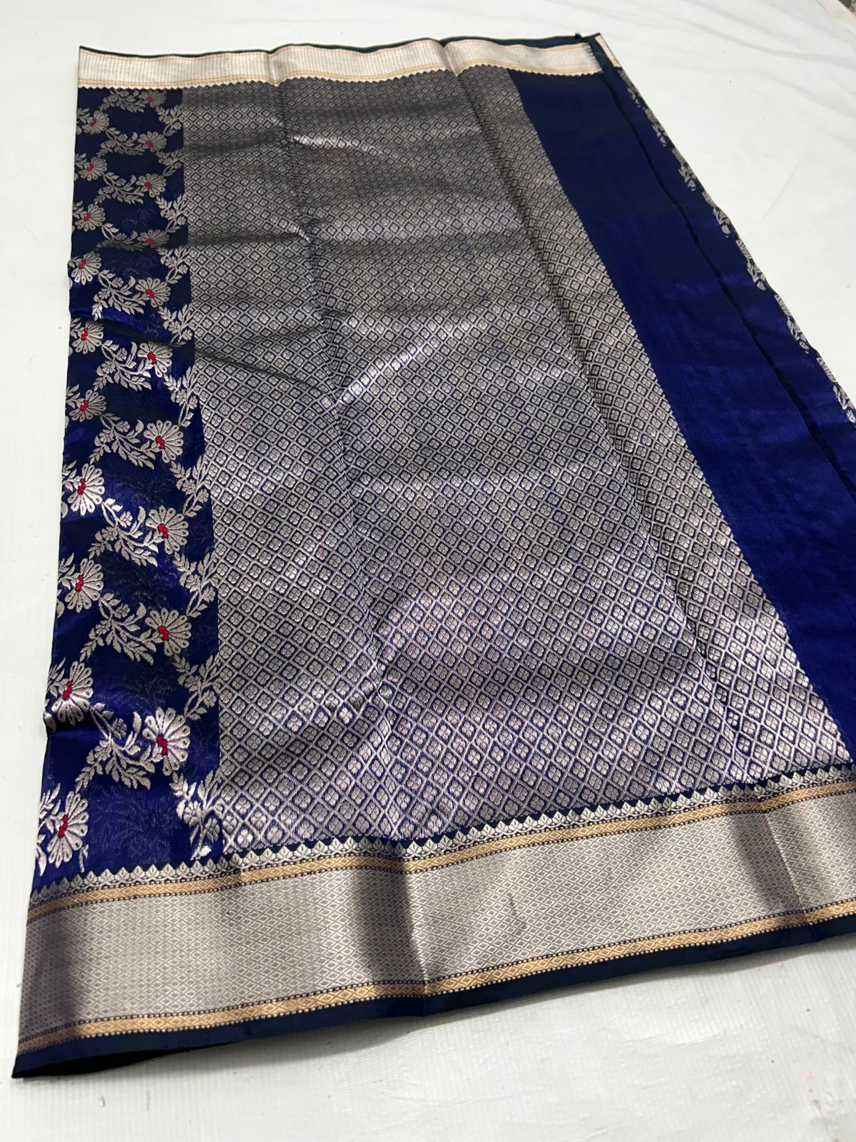 Mørkeblå Chanderi Håndvævet Pattu Silk Meenakari Saree