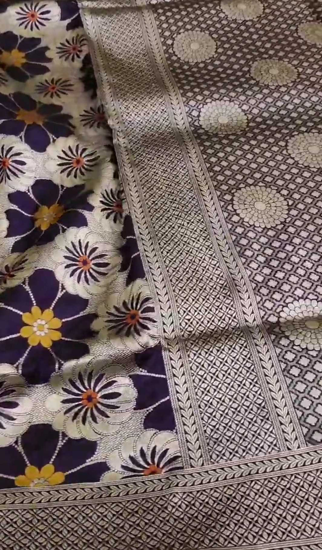 Lilla Banarasi Håndvæv Katan Silk Meenakari Saree