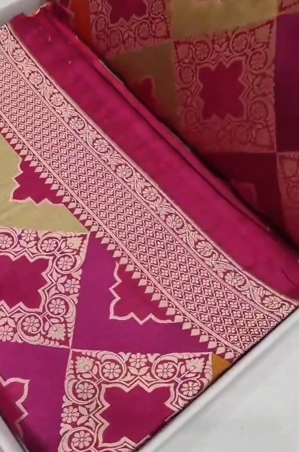 Dark Pink Banarasi Handloom Katan Silk Rangkaat Meenakari Saree
