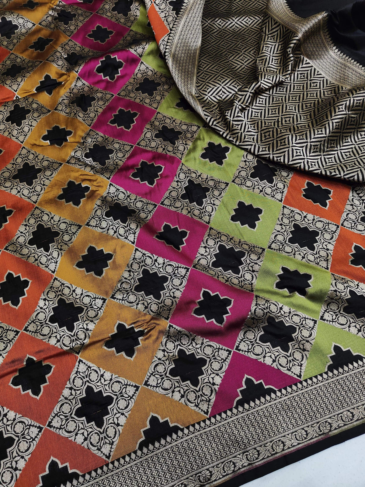 Black Banarasi Handloom Pure Katan Silk Rangkaat Meenakari Saree