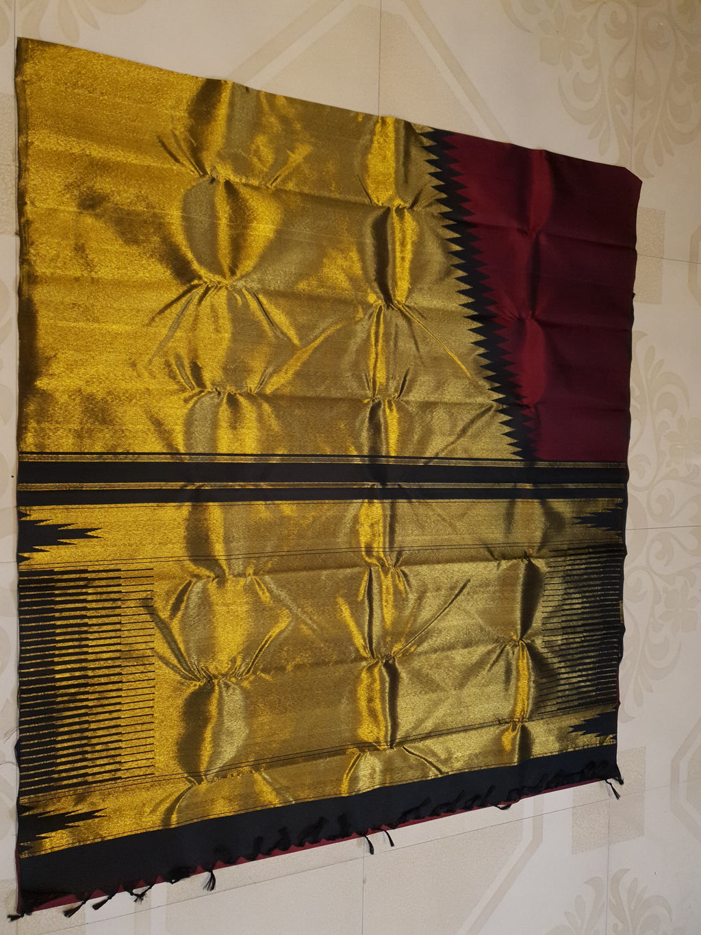 Maroon Kanchipuram Handloom 2G Gold Temple Silk Saree, a stunning embodiment of South Indian weaving traditions