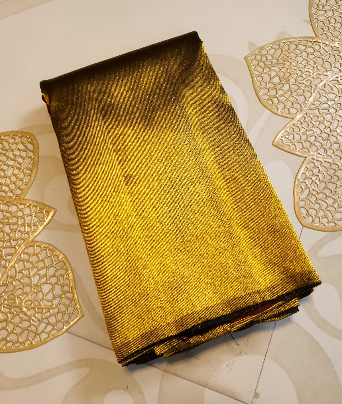 Maroon Kanchipuram Handloom 2G Gold Temple Silk Saree, a stunning embodiment of South Indian weaving traditions